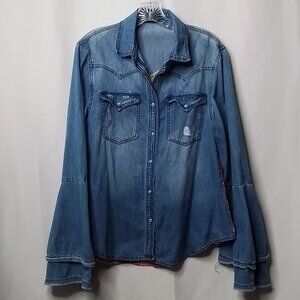 FASHION EXPRESS DENIM & COWBOY PATTERNED BACK BELL/RUFFLE SLEEVE BLOUSE SIZE M